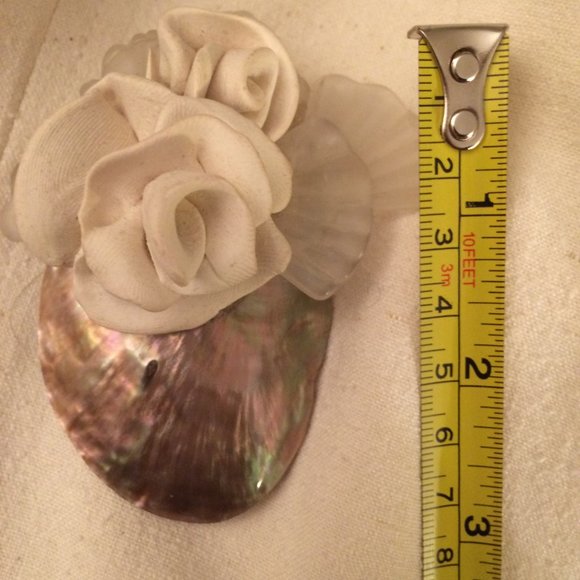 Vintage Artisan Rose and Shell Brooch Pin - Picture 4 of 5